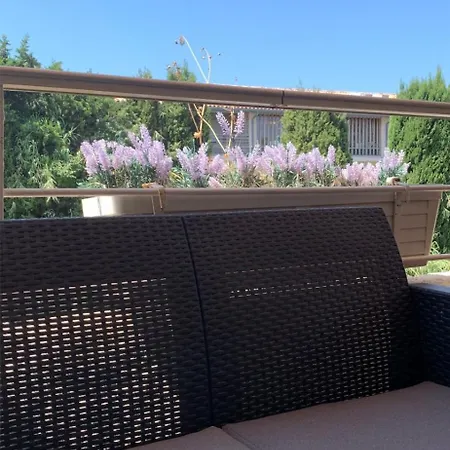 4 P Avec Grande Terrasse, Piscine, Parking Dans Tropez Centre Σαιν-Τροπέ