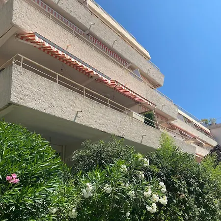 公寓 4 P Avec Grande Terrasse, Piscine, Parking Dans Tropez Centre 圣特罗佩