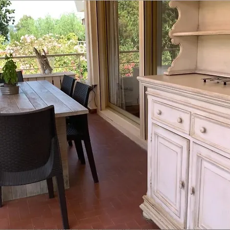 公寓 4 P Avec Grande Terrasse, Piscine, Parking Dans Tropez Centre 圣特罗佩