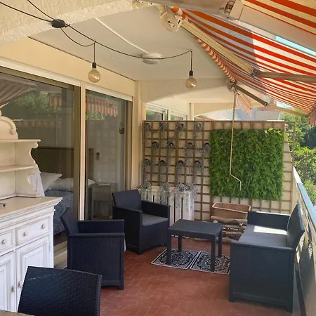 4 P Avec Grande Terrasse, Piscine, Parking Dans Tropez Centre